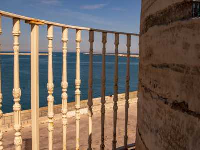 ...raggiungiamo il balconcino circolare esterno